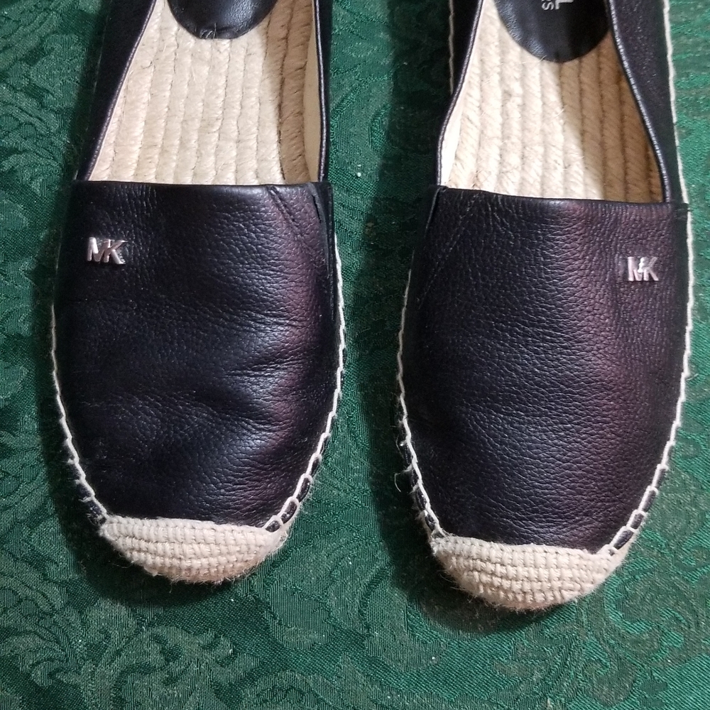 Michael Kors Women's Sandal  Size 6 Like New
